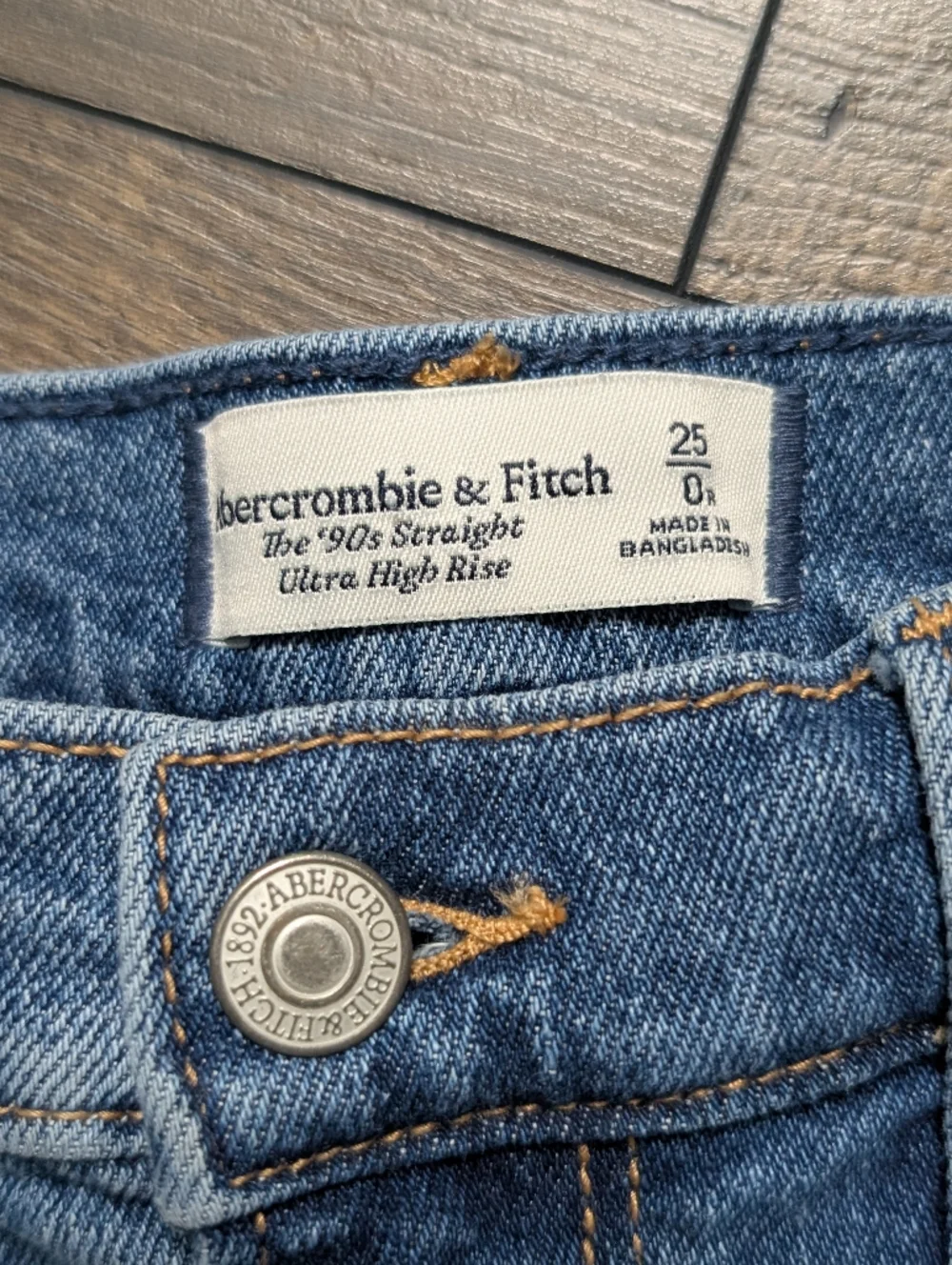 Abercrombie & Fitch The 90s Straight Ultra High Rise Jeans Size 25 - Picture 5 of 9
